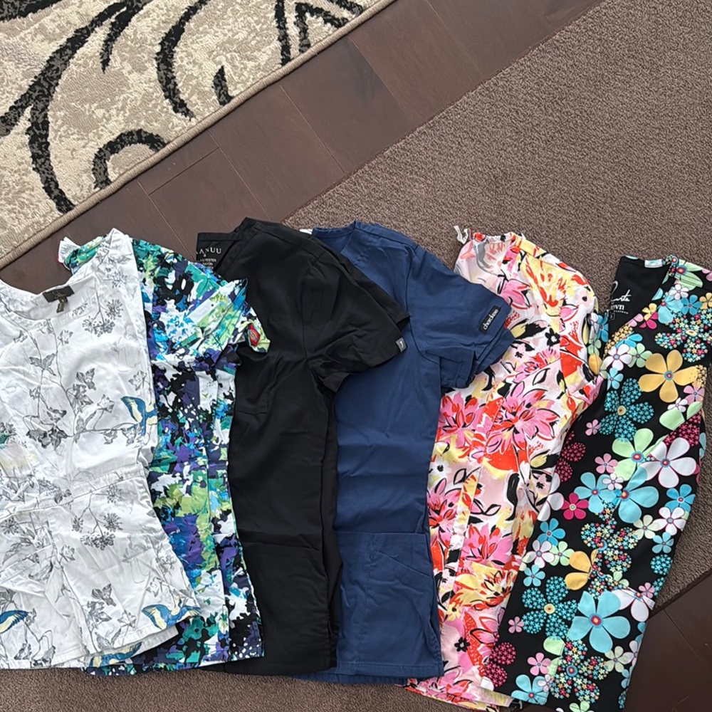 Colorful Women's Scrub Tops Set